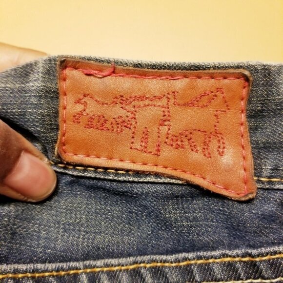 Levi's Red | Men's Slim Straight Distressed Jeans (Size 34) - Picture 7 of 8